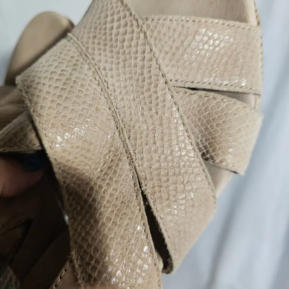 Collection by Clarks Lafley Krissy 10M leather Espadrills Wedge Beige‎ Sandles.